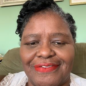Meet your Posher, Lorraine